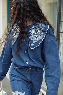 Denim-Hemd mit Spitzendetail