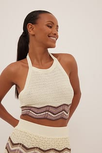 Top de punto con cuello halter