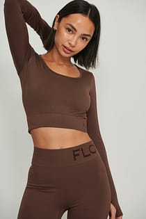 Seamless Deep Neck Long Sleeve Top
