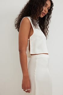 Satin-Top mit Bindedetail