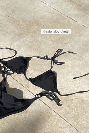 Black Recyceltes Triangel-Bikini-Top