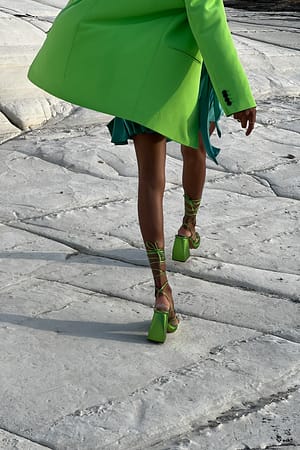 Metallic Green Retro-Absatzschuhe mit Keilabsatz und Riemchen