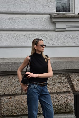Black ärmelloses Stricktop mit hohem Ausschnitt