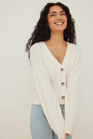 White Strikket cardigan