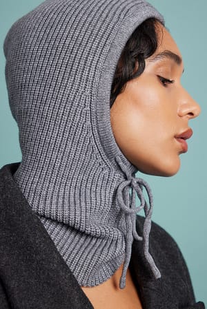 Grey Elefanthue med stropdetalje