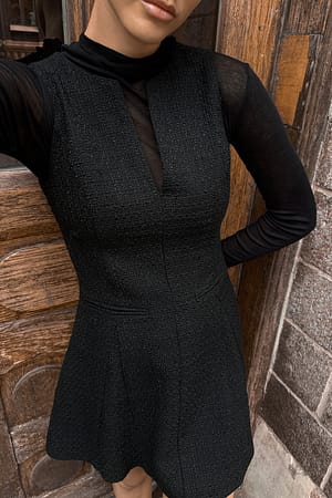 Black Robe courte en tissu bouclé à col en V