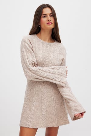Beige Strickkleid
