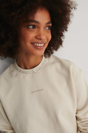 Sweatshirt mit rundem Kragen und Logo-Applikation