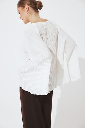 Image 2 of 7