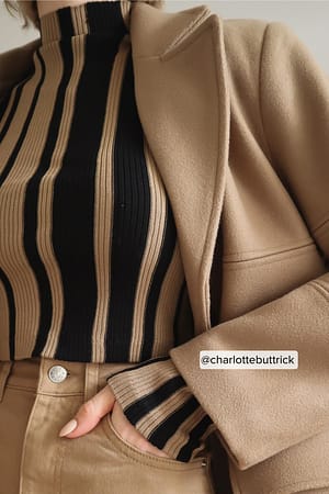 Beige Print Kurzes Oberteil mit Rollkragen