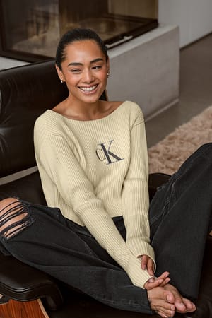 Beige Iconic 90’s ribbegenser