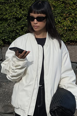 Offwhite Klassische Bomberjacke