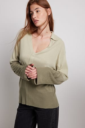 Green Sweater med kravedetalje