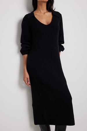 Black Langes Strickkleid mit Kragen