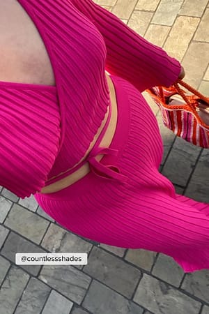 Pink Feingestricktes Crop-Top in Wickel-Optik