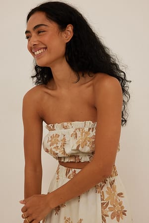 Ash Floral Croptop med flæsedetalje