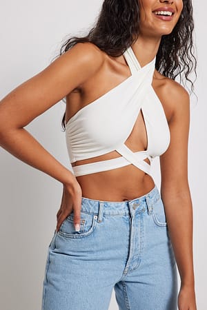 Offwhite Oberteil mit Crossover-Trägern