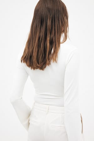 Image 2 of 6