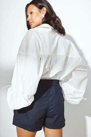Image 2 of 6