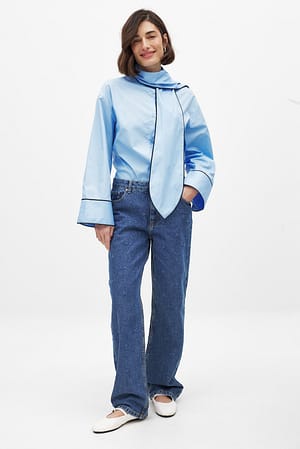 Dark Blue Jeans med broderi
