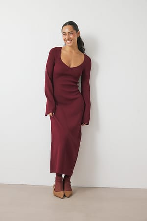 Burgundy Fine Knitted Trumpet Sleeve Midi Dress