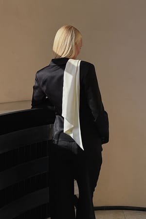 Image 2 of 7