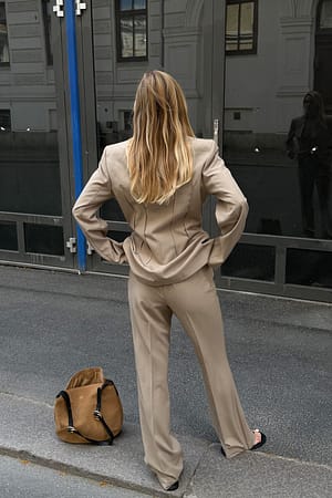 Image 2 of 7
