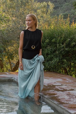 Black/Blue fließendes Maxikleid