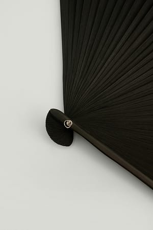 Image 4 of 5