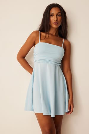 Light Blue Mini-jurk met ingenomen details en riem