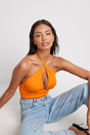 Orange Top estilo corsé con escote halter