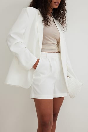 White Plisserede shorts med høj talje