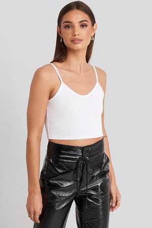 White Singlet Med Tynne Stropper