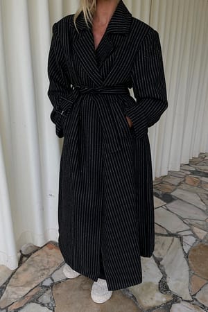 Black Pinstripe Tykk kåpe i tweed