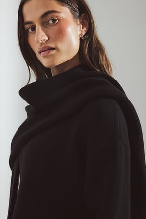 Image 4 of 8