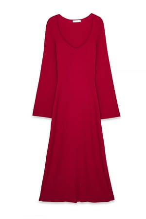 Red Fine Knitted Trumpet Sleeve Midi Dress