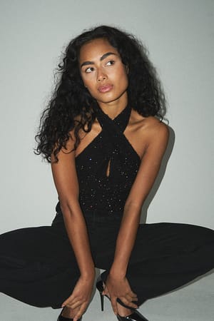 Black Strikket top med halterneck og pailletter