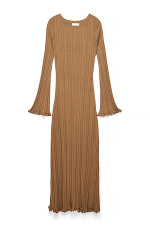 Camel Strick-Maxikleid mit Rüschen und Rundhalsausschnitt