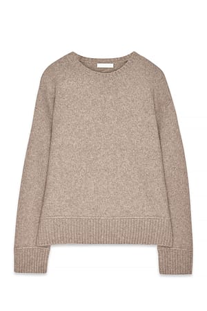 Beige Strickpullover aus Wollmischung mit Nahtdetail