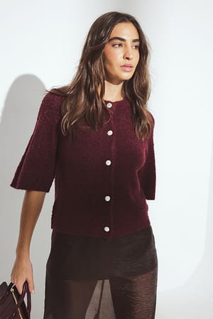 Burgundy kurzärmeliger Bouclé-Strickcardigan