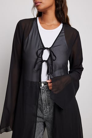 Black Chiffonbluse mit langer Passform