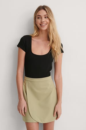 Black Deep Neck Body