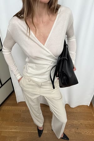 Offwhite Overlapped-Stricktop aus Merinowollmischung