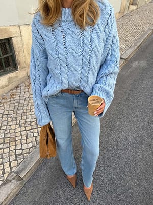 Light Blue Jeans mit mittlerer Taille