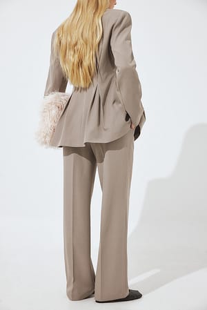 Image 2 of 7