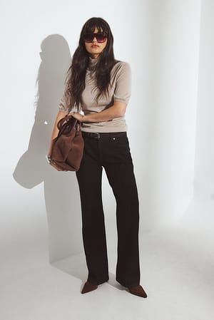 Washed Black hochgeschnittene Jeans mit weitem Bein und Pintucks