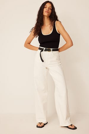 Jeans med hög midja och vida ben