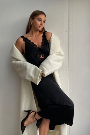 Black Vestido midi de satén con encaje