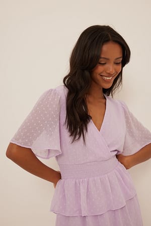 Lilac Recyceltes Smocked-Dobby-Kleid mit Rüschen