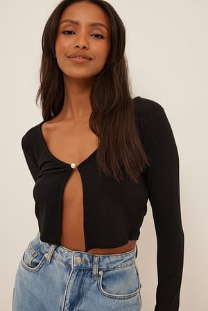 Black Top con botones de perla